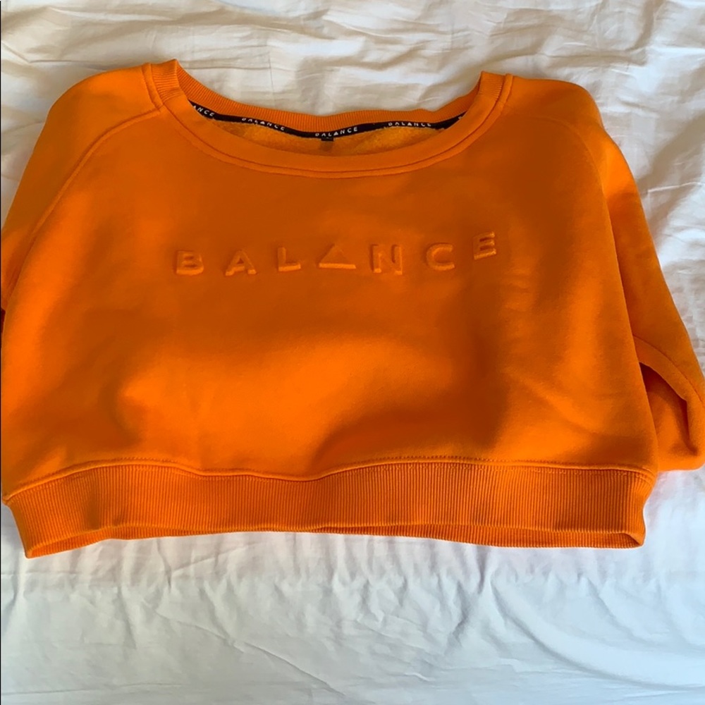 Balance athletica essence crew mango